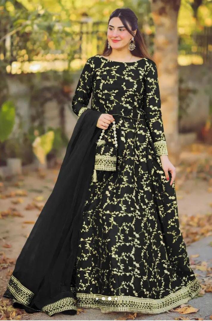 3-Piece Embroidered Top, Flared Skirt, and Ornate Dupatta with Eidi Potlii